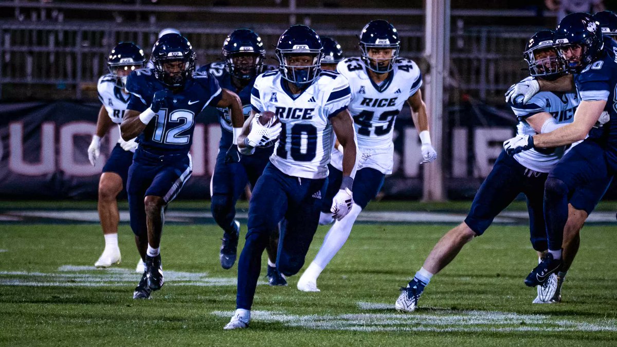 🔸#CFB G5 Spotlight🔸

Rice RB Quinton Jackson (<a href="/Q_jack10/">Q Jack</a>)

-2025 R-Jr.
-5-7, 160 lbs
-275 yards and 1 TD rushing in 2024
-589 yards and 1 TD on 22 kick returns last season
📸<a href="/RiceFootball/">Rice Football</a> 

<a href="/Scott_AbellFB/">Scott Abell</a> <a href="/_CoachMunch/">Vince Munch</a> <a href="/_Coach_Hof/">Austin Eisenhofer</a> <a href="/Coach_Hogs/">Mark Hogan</a> <a href="/CoachWilson_/">J. Wilson</a> <a href="/SSN_Rice/">Sidelines - Rice</a>