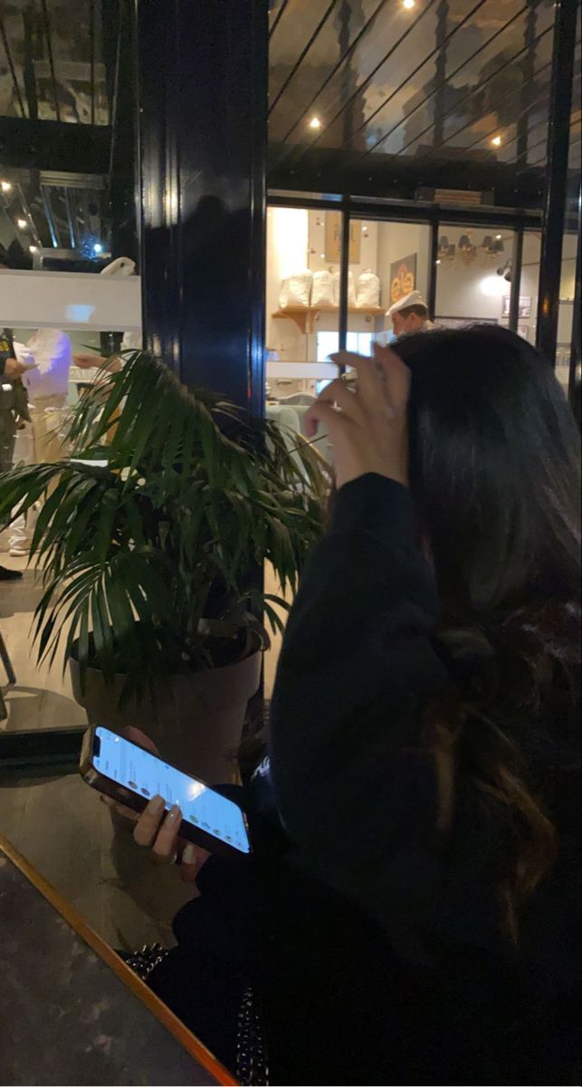 AliceAlice185's tweet image. Offline but online.
#LateNightMood #NightVibes #CafeAesthetic #LateNightScrolls #ChillMode #CityNights #CandidMoments #GlowUp #ModernMood #DigitalLife #VibeCheck