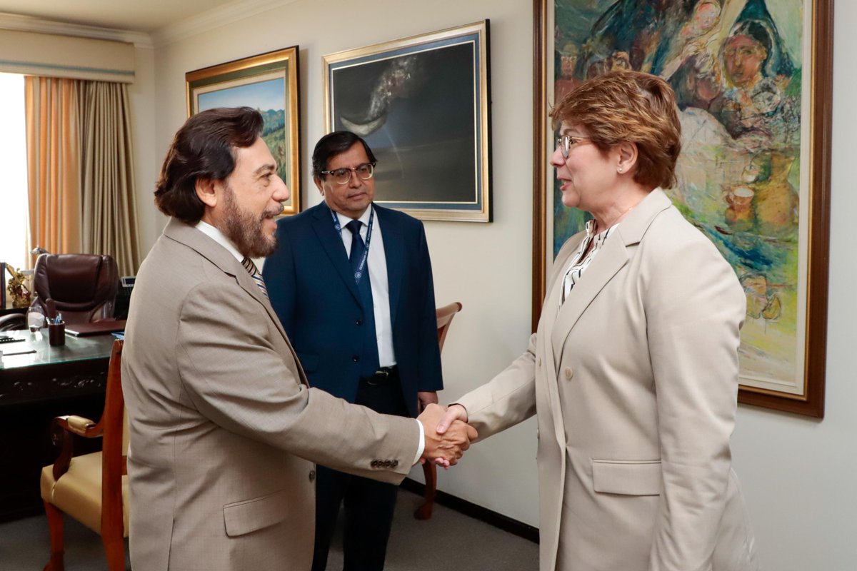 Vicepresidencia ESA (@vcpresidenciasv) on Twitter photo El Salvador impulsa al sector cafetalero. 🌱 🇸🇻 El Vicepresidente de la República, Sr. Félix Ulloa hijo (<a href="/fulloa51/">Félix Ulloa</a>), sostuvo una reunión de alto nivel con la Directora Ejecutiva de la Organización Internacional del Café (<a href="/ICOCoffeeOrg/">International Coffee Organization (ICO)</a>), Sra. Vanusia Nogueira, en el marco de los El Salvador impulsa al sector cafetalero. 🌱 🇸🇻 El Vicepresidente de la República, Sr. Félix Ulloa hijo (<a href="/fulloa51/">Félix Ulloa</a>), sostuvo una reunión de alto nivel con la Directora Ejecutiva de la Organización Internacional del Café (<a href="/ICOCoffeeOrg/">International Coffee Organization (ICO)</a>), Sra. Vanusia Nogueira, en el marco de los