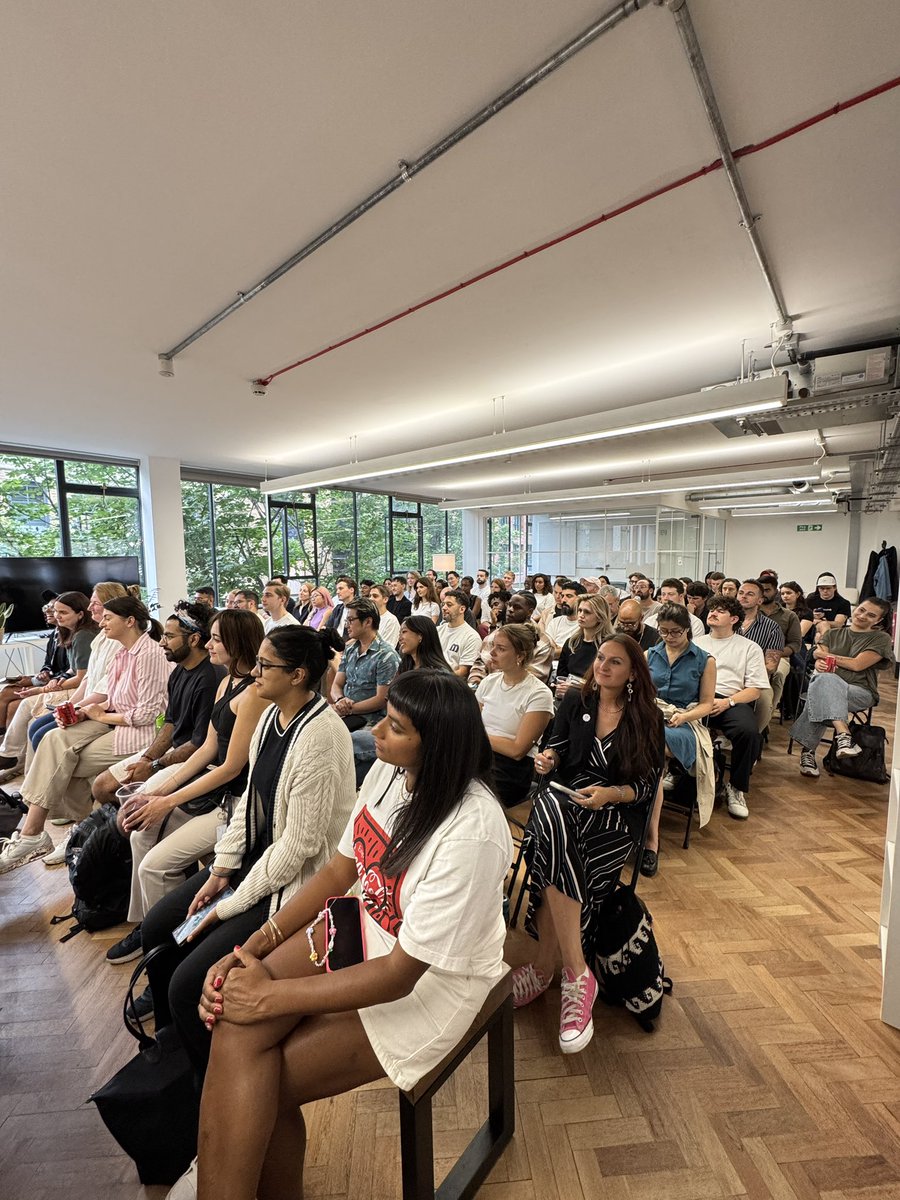 SlingMoney's tweet image. Our first Sling Money Design Session is in full swing! We’re so happy to have you all here for these amazing speakers 🥳