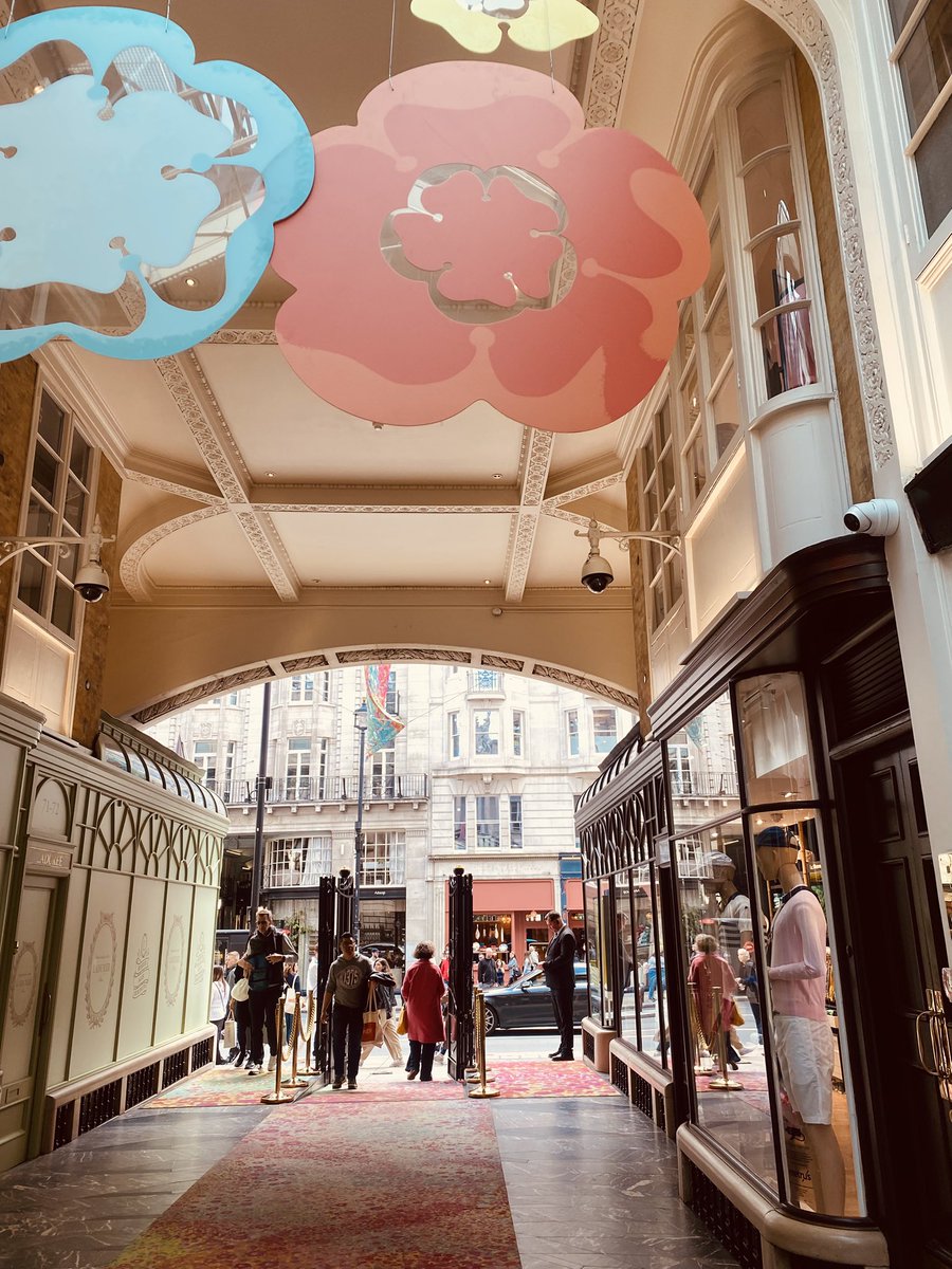 haiku366's tweet image. took a trip to art 
open sky was inside us 
through these city streets