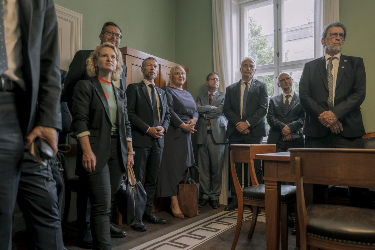eu2025dk's tweet image. European research ministers visit the Niels Bohr Institute during informal ministerial meeting. Quantum technology is one of the critical technologies with an enormous potential and importance for European security, public health and communication
#EU2025DK