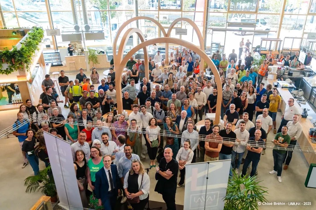 Nouveau lieu incontournable à #Laval : la place du 11-Novembre et ses Halles gourmandes !
Depuis presque un mois, elles ont trouvé toute leur place dans le quotidien des Lavallois et Lavalloises.

Un grand merci à tous les partenaires qui ont contribué à la réussite de ce projet!