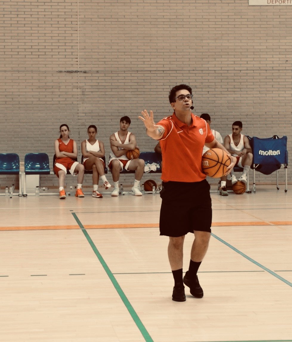 José Luis Pichel (@jlpichel) on Twitter photo Muy agradecido a <a href="/manuelaborda/">Manuel Laborda</a> y a la federación por contar conmigo en el #CES2025. Contento, siempre me hace mucha ilusión participar 🏀😊. Gracias a los compañeros por la atención. Suerte a todos en la próxima temporada! Muy agradecido a <a href="/manuelaborda/">Manuel Laborda</a> y a la federación por contar conmigo en el #CES2025. Contento, siempre me hace mucha ilusión participar 🏀😊. Gracias a los compañeros por la atención. Suerte a todos en la próxima temporada!