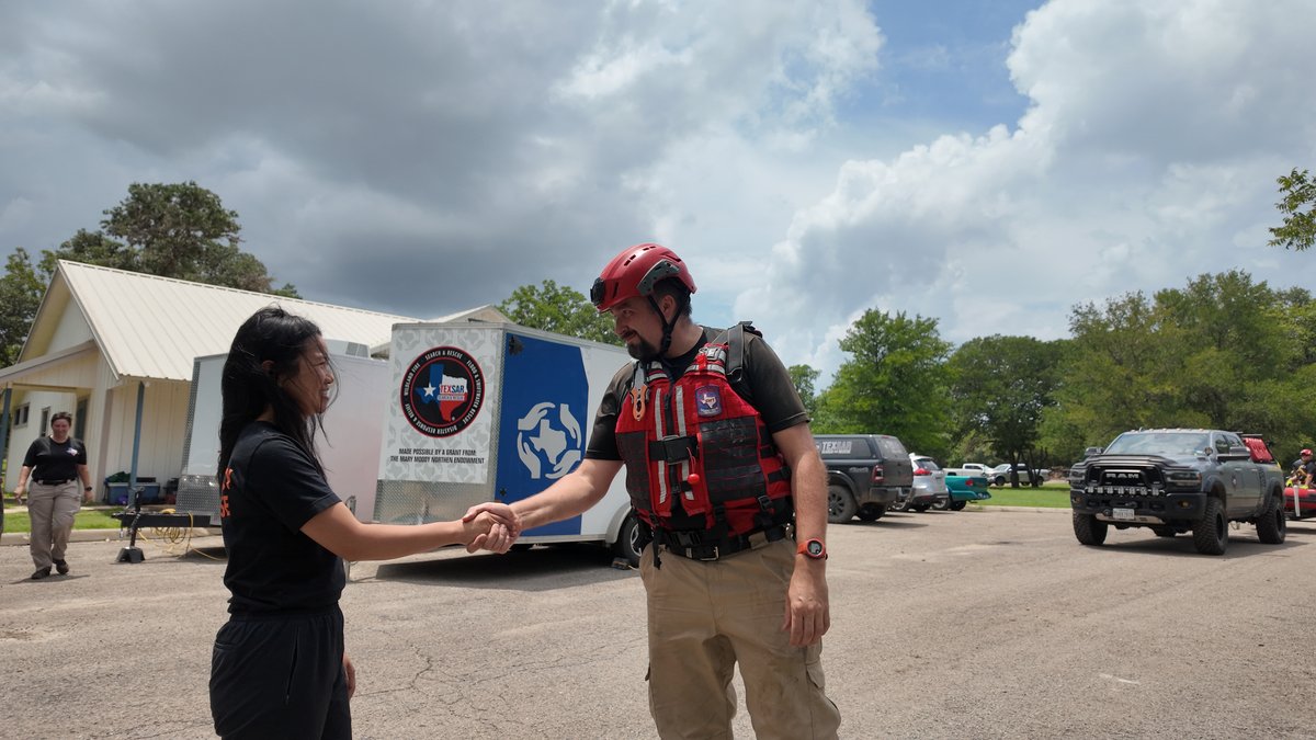 DirectRelief's tweet image. In response to the recent floods in Texas, Direct Relief delivered emergency medic packs to @TEXSAR1 to assist with search and rescue missions. Designed for rapid response, each pack includes tools for infection control, trauma care, and more.