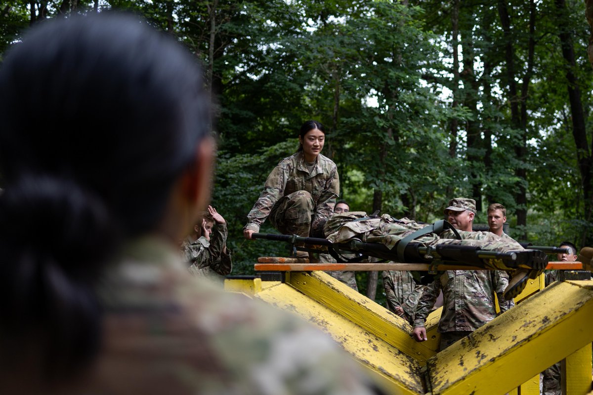 ArmyROTC's tweet image. Every obstacle is a chance to lead for Cadets of 2nd Regiment #BasicCamp as they conquer the Beaudoin Team Development Course (TDC) at #CST2025
Keep up the work Cadets!
馃摳: Brandon Clark, University of South Alabama, CST Public Affairs Office