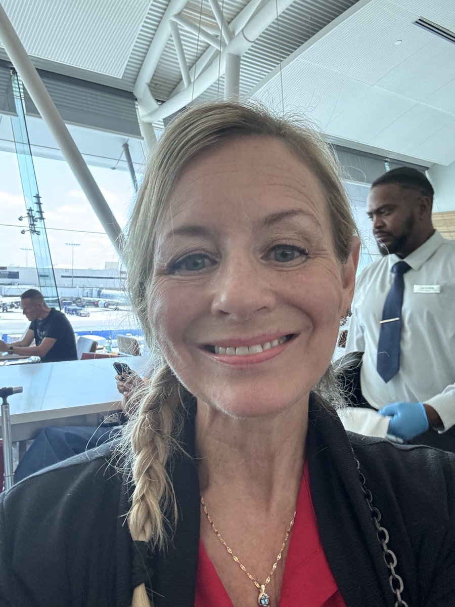 HoneybadgerLA's tweet image. At LAX, getting ready to head home to the Black Hills of South Dakota, where I was born and raised!!

#OutofOffice #TravelHairDontCare