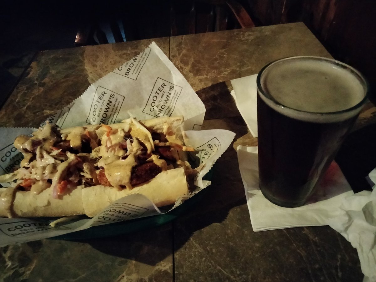 Terrific lunch at Cooter Brown's Tavern, still one of my favourite New Orleans places. Gator Mater (alligator sausage and fried green tomatoes) po'boy and a Smithwick's.