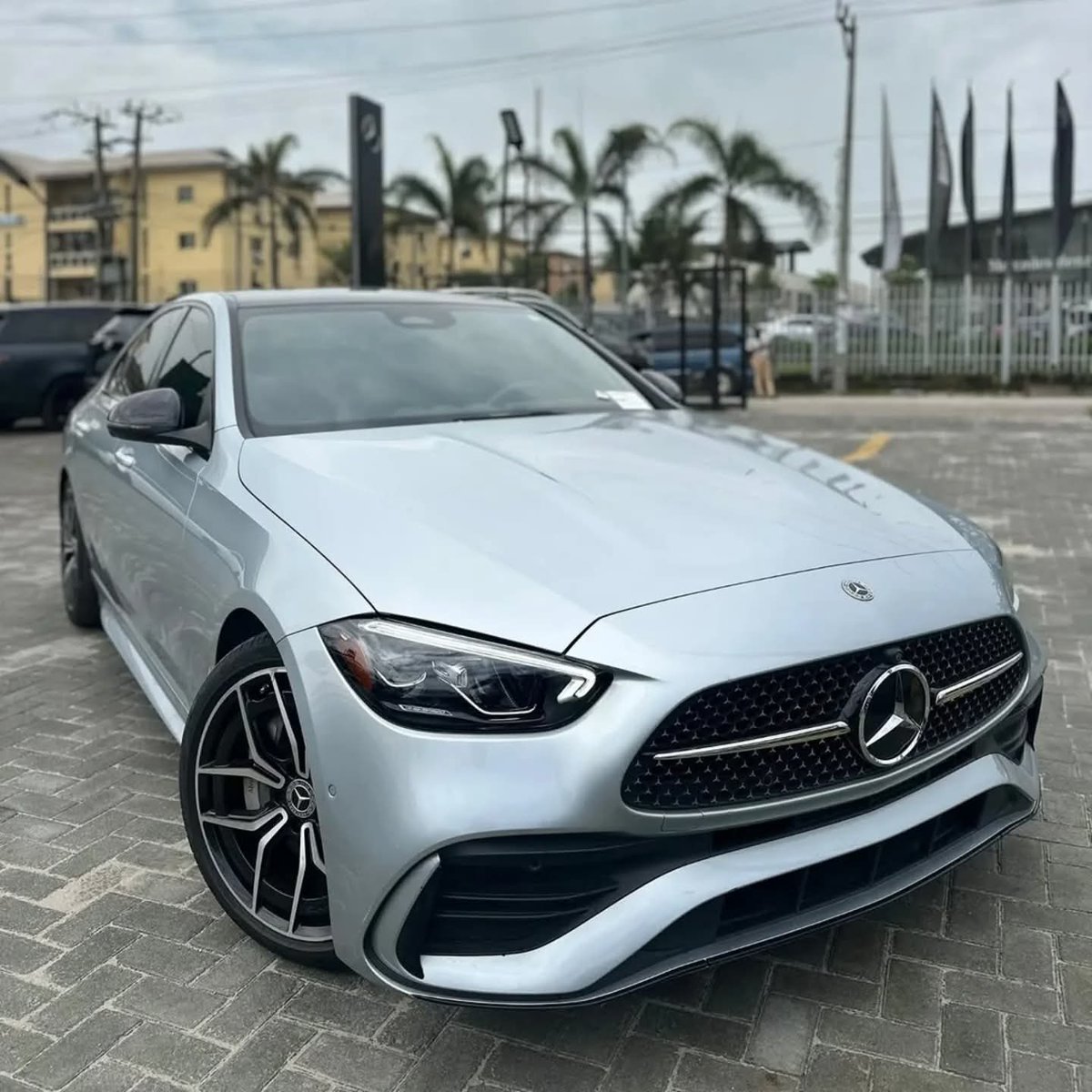 JojoAutos's tweet image. UPDATE‼️UPDATE ‼️UPDATE ‼️
MIDWEEK SALES 🔥🔥🔥
USA 🇺🇸 direct 2022 Mercedes Benz C-300 4matic luxury edition sedan
Price:- 96.8M
Location Lagos Nigeria
FOR SERIOUS BUYERS ONLY