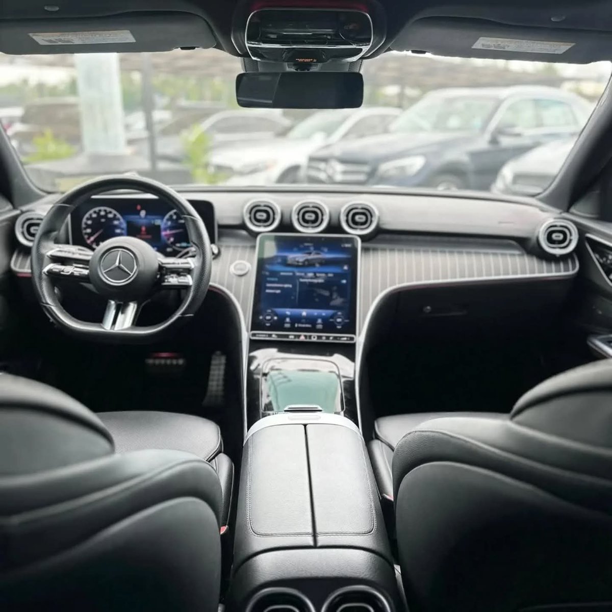 JojoAutos's tweet image. UPDATE‼️UPDATE ‼️UPDATE ‼️
MIDWEEK SALES 🔥🔥🔥
USA 🇺🇸 direct 2022 Mercedes Benz C-300 4matic luxury edition sedan
Price:- 96.8M
Location Lagos Nigeria
FOR SERIOUS BUYERS ONLY