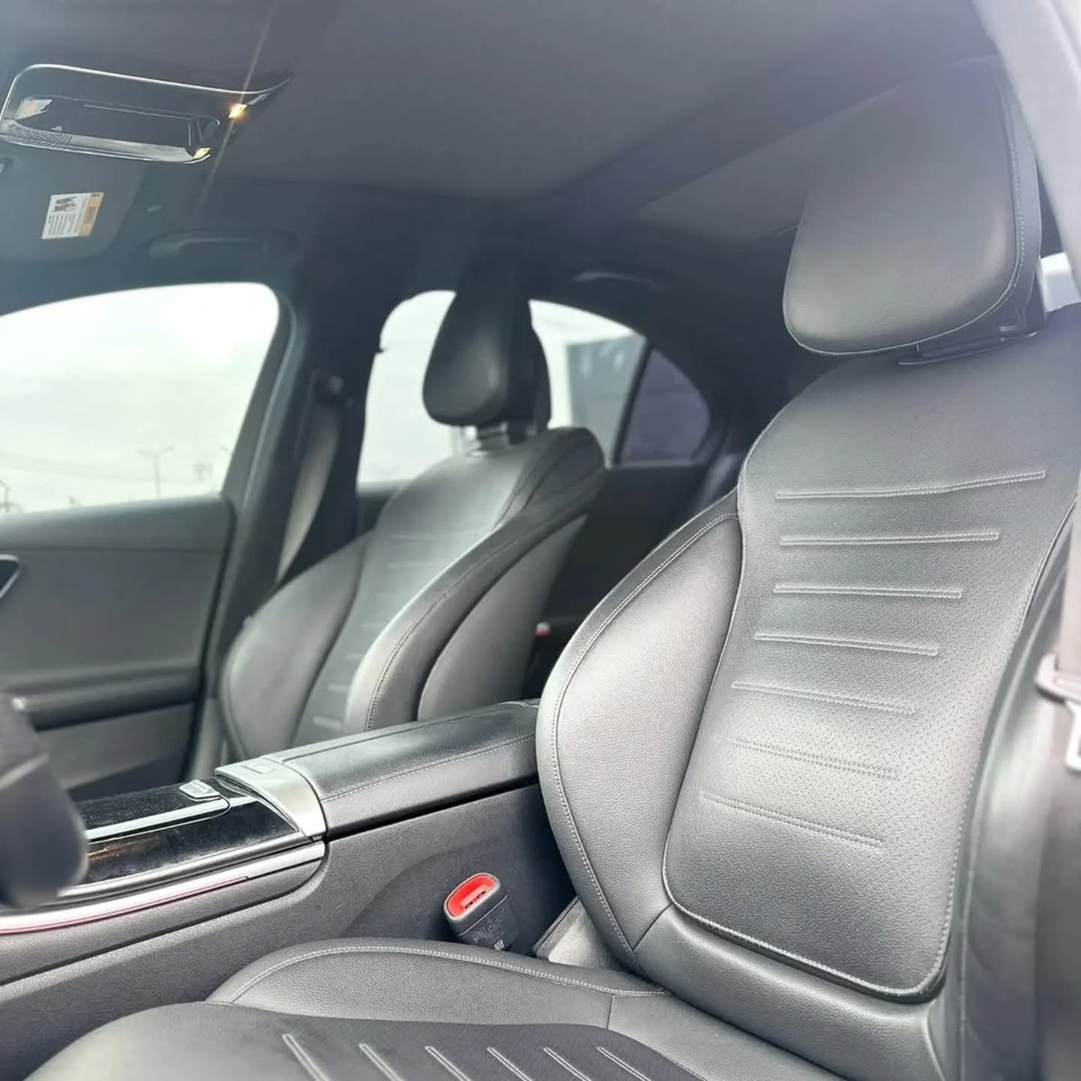 JojoAutos's tweet image. UPDATE‼️UPDATE ‼️UPDATE ‼️
MIDWEEK SALES 🔥🔥🔥
USA 🇺🇸 direct 2022 Mercedes Benz C-300 4matic luxury edition sedan
Price:- 96.8M
Location Lagos Nigeria
FOR SERIOUS BUYERS ONLY