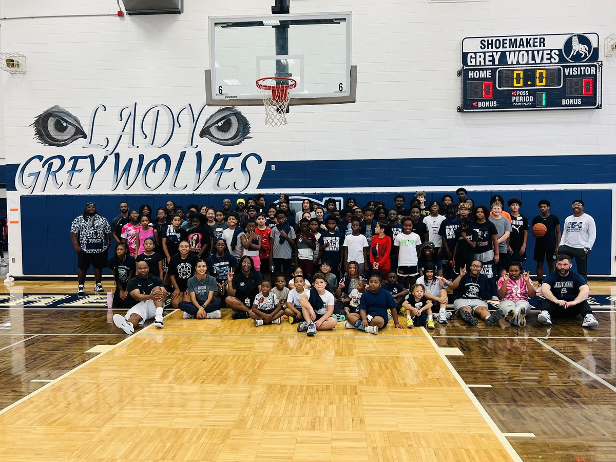 ShoemakerGBB's tweet image. Soooooooooo much fun was had today. BASKETBALL IS A BLESSING that brings people of all backgrouns together.
Day 2 of the Grey & Blue 2025 Camp was a success. Thank you to all that participated. ππΊ
@SHOETXBB