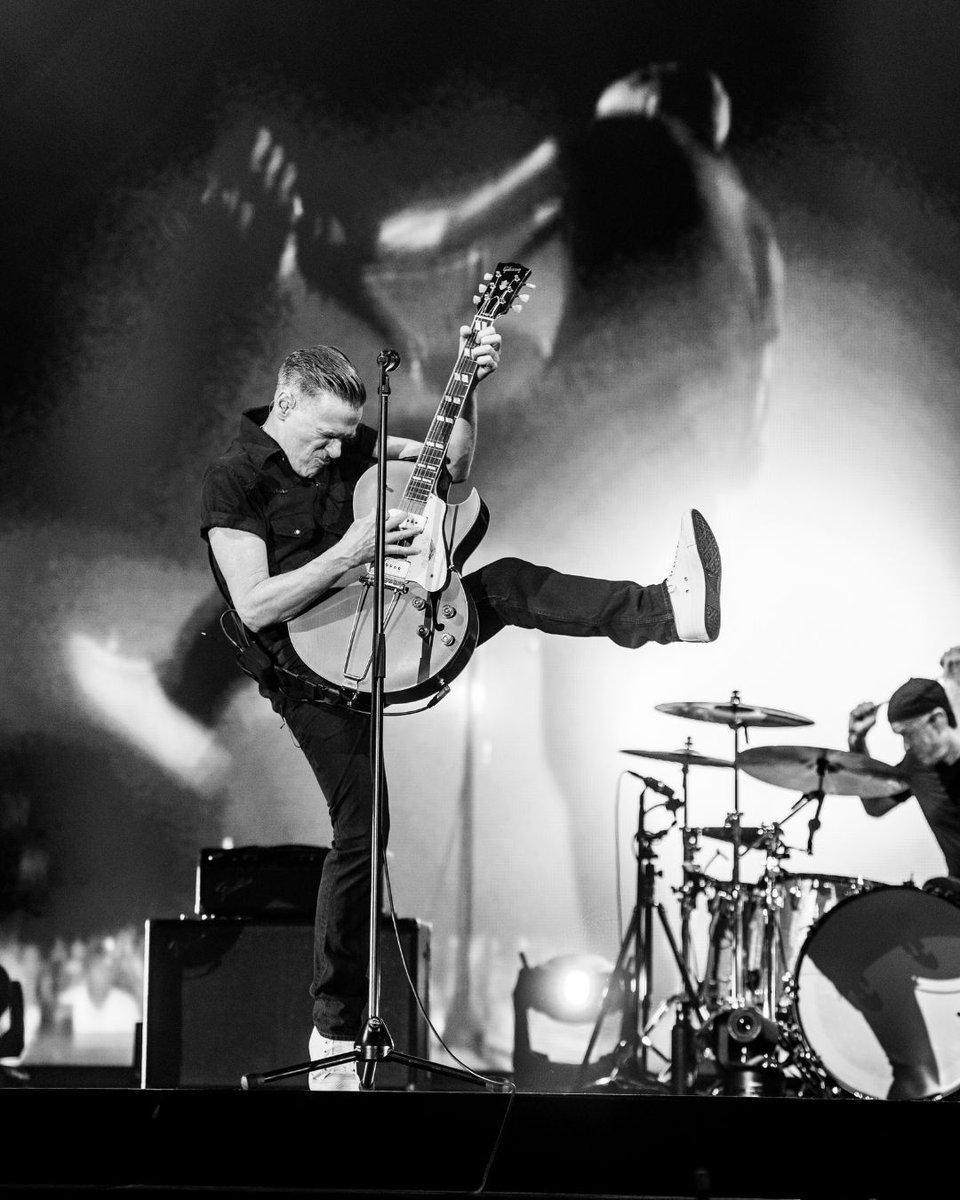 AACenter's tweet image. Bryan Adams just released his second single, "A Little More Understanding" off of his upcoming album, Roll With The Punches, dropping on August 29th! Tickets are on sale NOW to see Bryan Adams live in Dallas on November 13th! Grab yours before it's too late!
📸: Steven Stanley