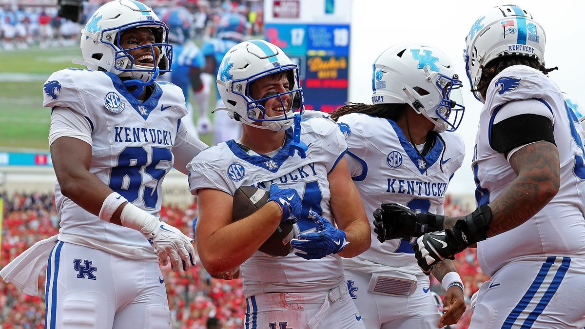 Kentucky's Josh Kattus is making waves on and off the field ukwildcatswire.usatoday.com/story/sports/c…
