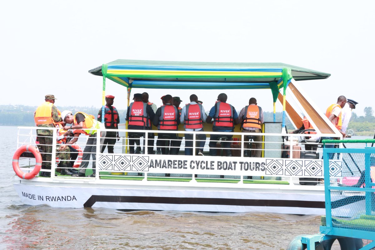 RwandaMoD's tweet image. The RDF Reserve Force Chief of Staff, Maj Gen Alex Kagame, Eastern Province Governor Pudence Rubingisa and the mayor of Bugesera District Richard Mutabazi, today inaugurated a touristic boat built by the local reservists’ cooperative (Amarebe cycle boat tour) in Bugesera…