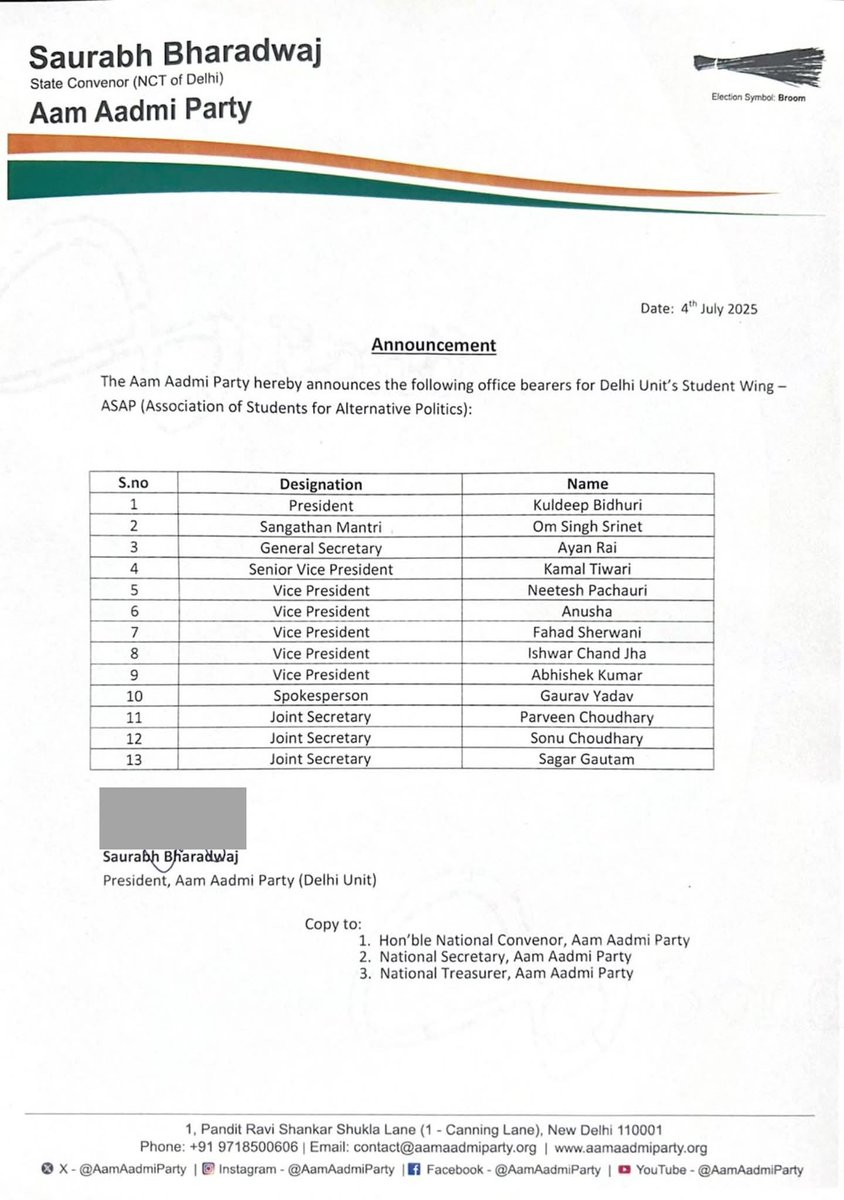 Antul_Kohli's tweet image. @AamAadmiParty की छात्र विंग 
@ASAP4Students के नव नियुक्त प्रदेश अध्यक्ष  @kuldeepcyss जी संगठन मंत्री @OmSingh93375214 जी एवं वरिष्ठ उपाध्यक्ष @kamaltiwariaap जी से अपने वार्ड कार्यालय में मुलाकात कर उन्हें शुभकामनाएं एवं बधाई दी।
@Saurabh_MLAgk