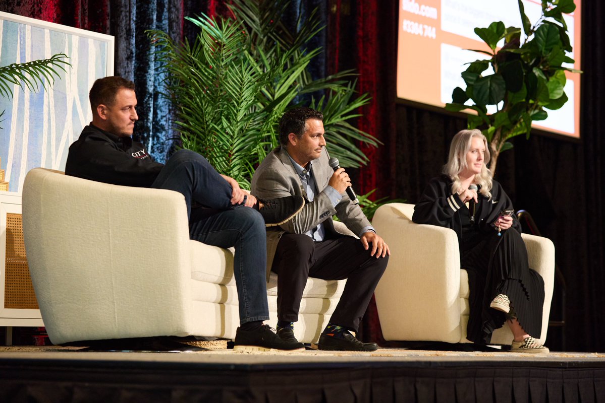Beccalytics's tweet image. This past CITY Tech Day really hit me how far I’ve come with public speaking.
When I first started at CITY four years ago, I was having literal anxiety attacks and nearly blacking out before giving a virtual demo to the tech team.
Fast forward to this year: I was on and off…