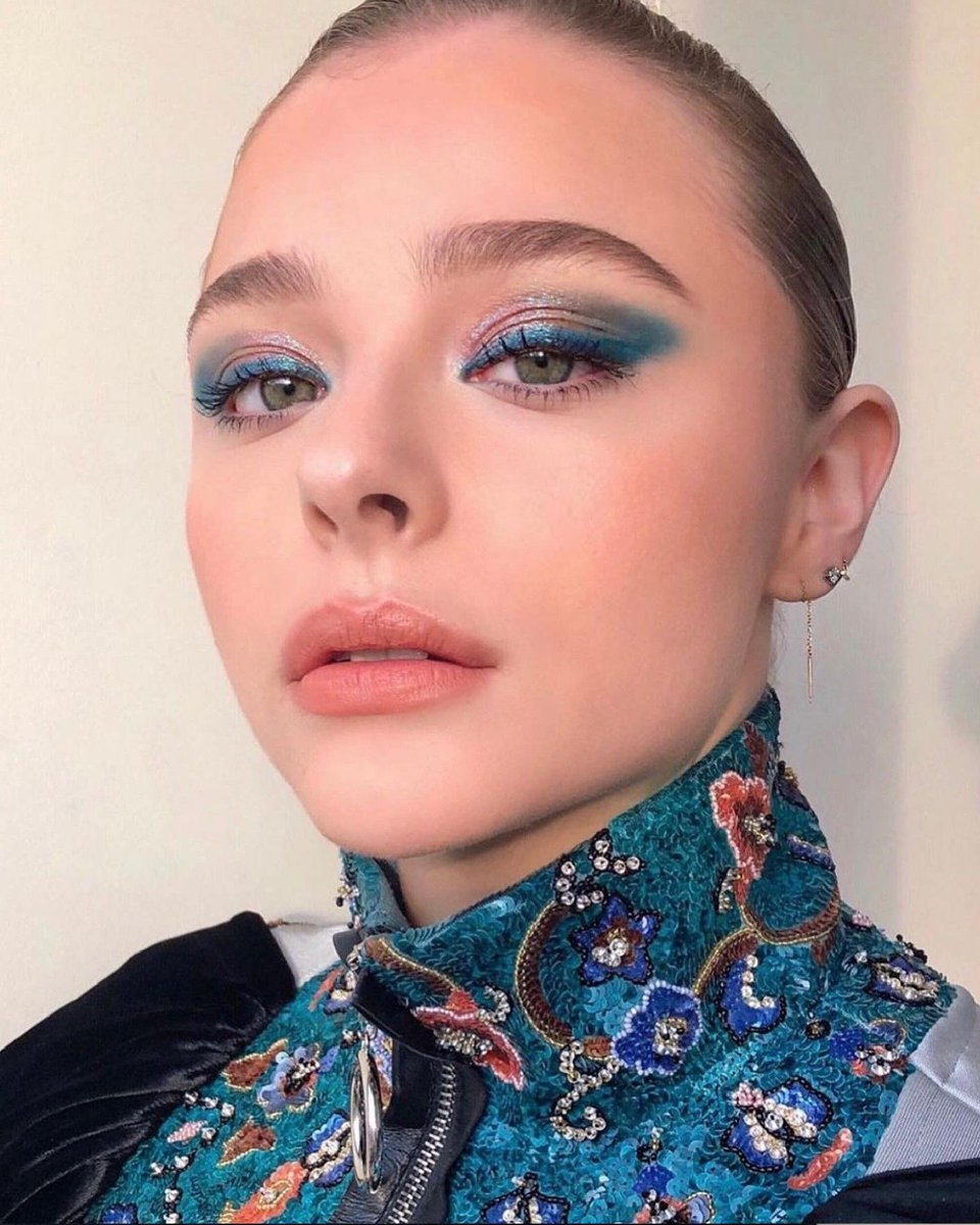 marilietalk's tweet photo. Maquillaje de verano en tonos fríos: el ‘refresh beauty’ que dominará en 2025 -  https://t.co/EYBfrC24bH -#Gallery #movieswithfriendz #losangles #moviefone #moviemania #movienight #usar #cinemanews #cinemaupdate #uk #filmmakers #canada #ireland - https://t.co/ock710EmoU