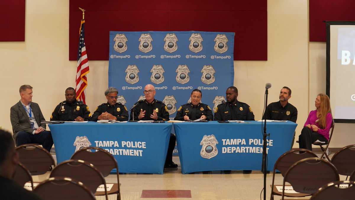 TampaPD's tweet image. Last night, we hosted a Back to School Town Hall. Here are the key takeaways:
🚗 Speed cams coming to select school zones
🗣️ Threats can mean felony charges
💻 Know your child’s apps
✏️ After-school programs- @PALTampa & RICH House
Watch the town hall: youtu.be/BZW6MZpxqsk