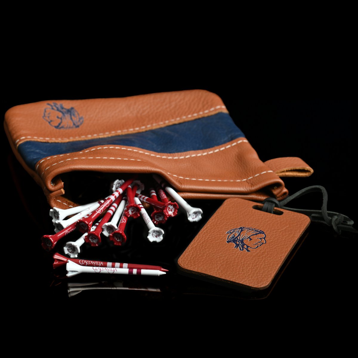 Evolve Golf (@evolvegolf) on Twitter photo Details make the difference.
Custom leather pouches and bag tags designed exclusively for <a href="/Cuscowilla/">Cuscowilla</a>. Built to hold the essentials, crafted to elevate your game, Custom Starts Here.
#CuscowillaGolf #Golf #Golflife #Golftee #BagTag #MadeInUSA #ValuablesPouch #Leatherwork Details make the difference.
Custom leather pouches and bag tags designed exclusively for <a href="/Cuscowilla/">Cuscowilla</a>. Built to hold the essentials, crafted to elevate your game, Custom Starts Here.
#CuscowillaGolf #Golf #Golflife #Golftee #BagTag #MadeInUSA #ValuablesPouch #Leatherwork