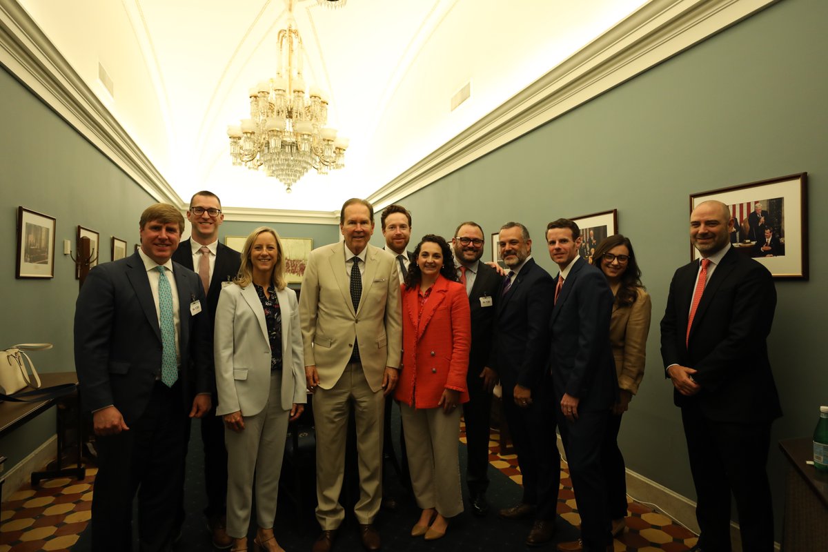 VernBuchanan's tweet image. Great to join leaders from across the banking industry to discuss tax policy, innovation and driving investment in our economy.
I’ve been proud to work alongside Florida’s banking community throughout my career and to champion pro-growth reforms like the “One Big, Beautiful…