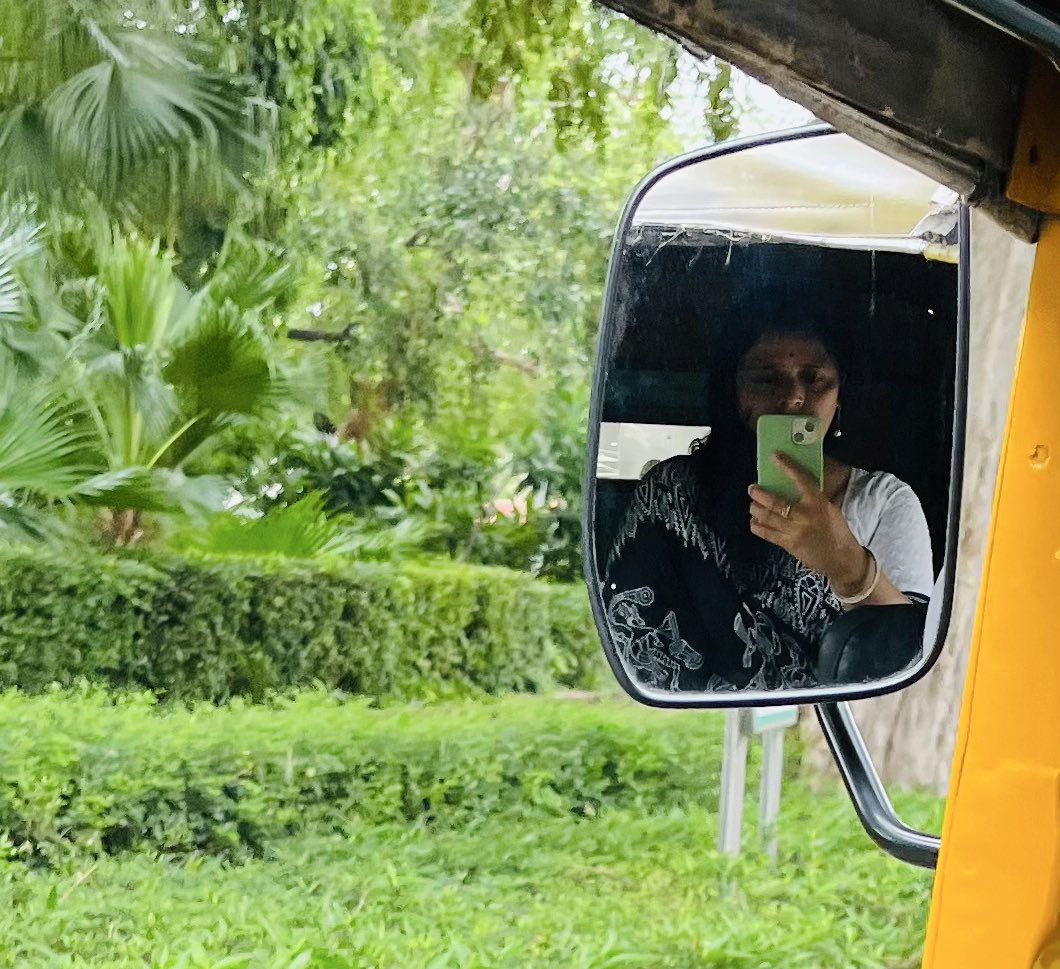 सरज़द हम से बे-अदबी तो वहशत में भी कम ही हुई
कोसों उस की ओर गए पर सज्दा हर हर गाम किया!!

#मीर