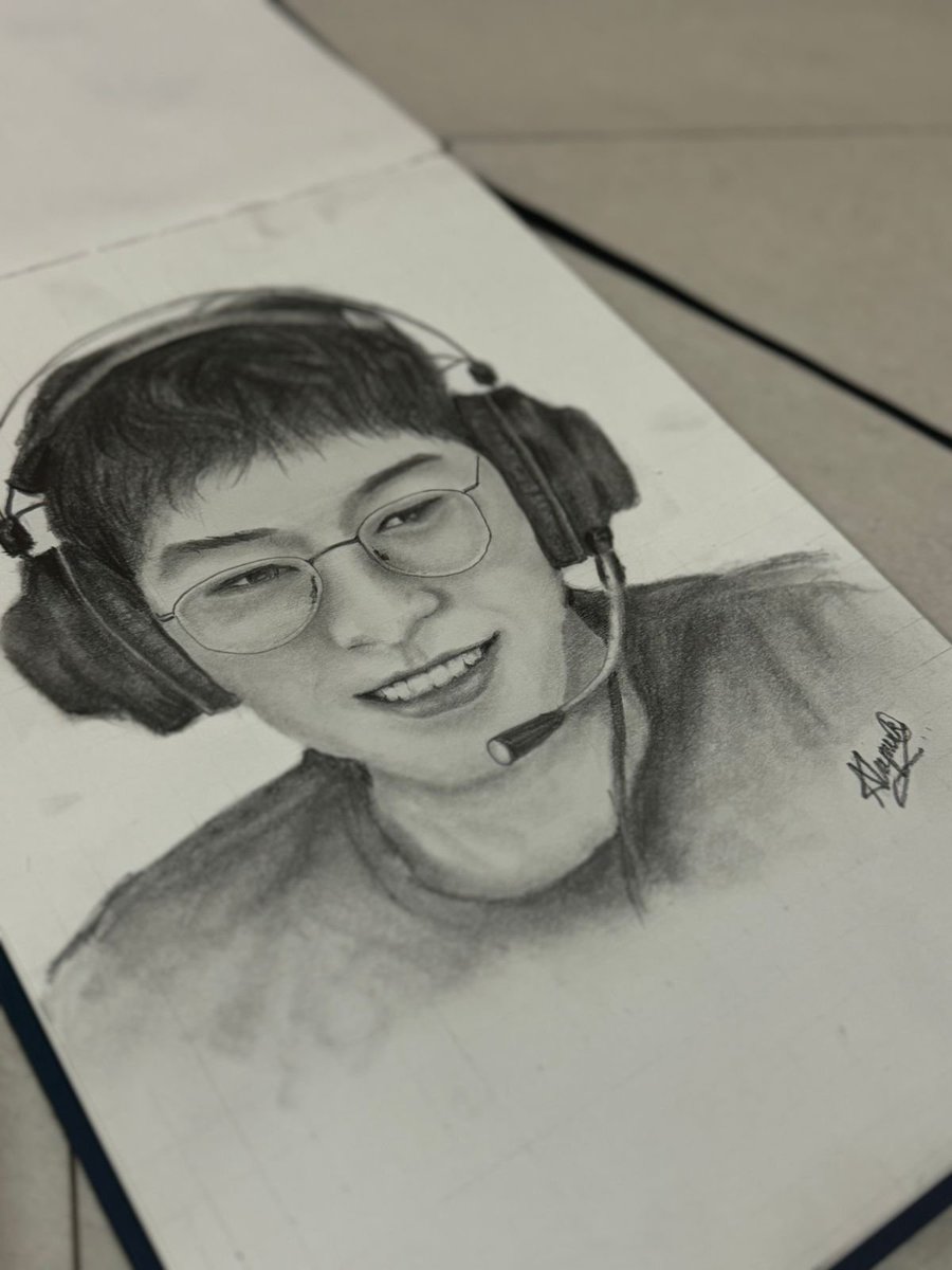 HAPPY WONWOO DAY !!  (THANK FOR BEING THE CALM TO MY CHAOS)  

HERE'S OUR GAMERBOY SKETCH FOR U ALL (don't forget to drop tags)  

99 POINT 9 PERCENT WONWOO DAY 
#어마어마한_귀염둥이_원우생일 #717WishesForWONWOO
<a href="/pledis_17/">세븐틴(SEVENTEEN)</a>