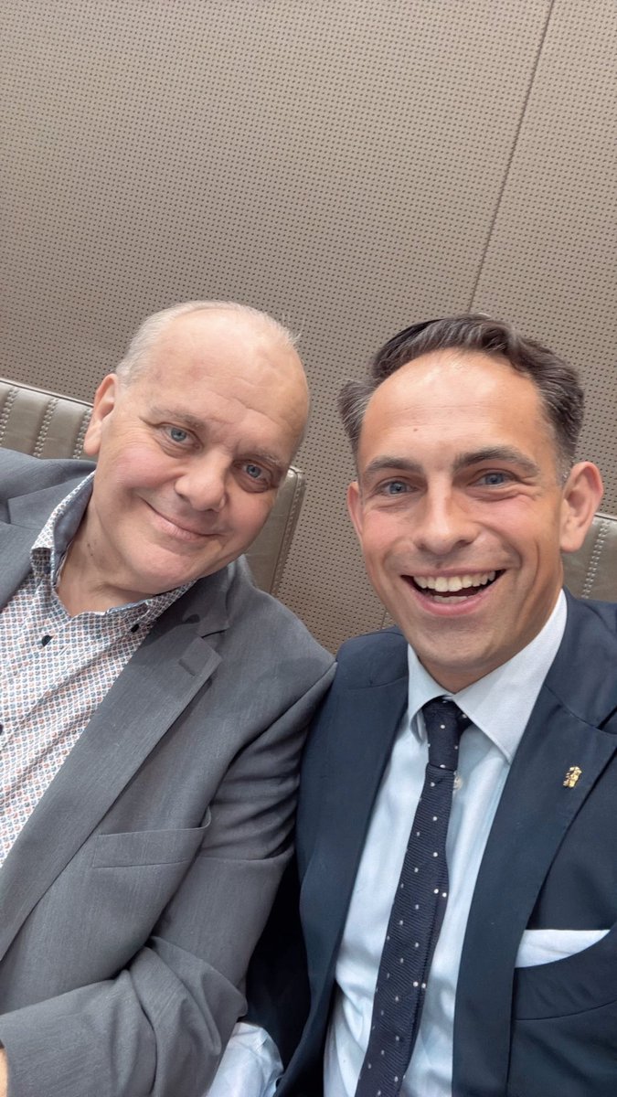 tomvangrieken's tweet image. Mijn buurman is opnieuw op post! 🤩 @GuydhaeseleerVB
