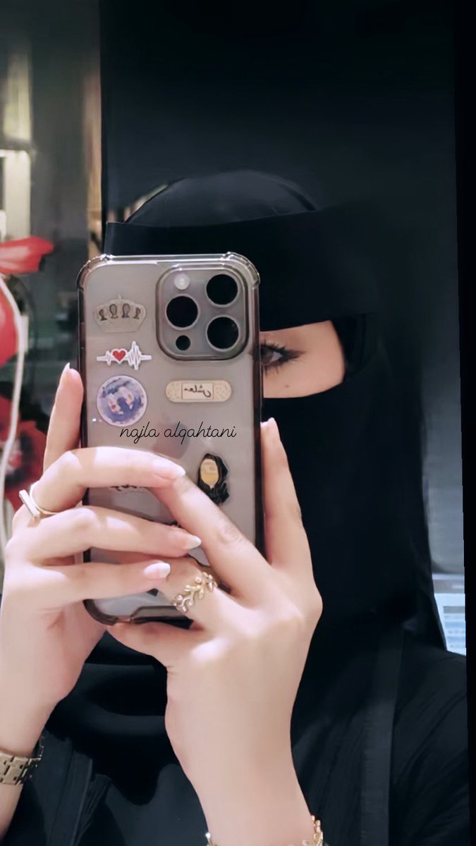 قالها طلال مداح ؛ شاركيني لو مشينا ف دروب الهنا..
ورد محمد عبده ؛ و إعذريني لو لقيتي بدروبي عنا..🎶🎵🎼🤍