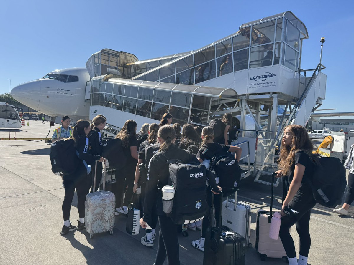WAPremier's tweet image. After battling through the ECNL National Playoffs and earning a place in the Elite 8 National Finals, our community wrapped its arms around this team. From generous businesses to families to anonymous heroes — the way they stepped up to support these girls was something special!