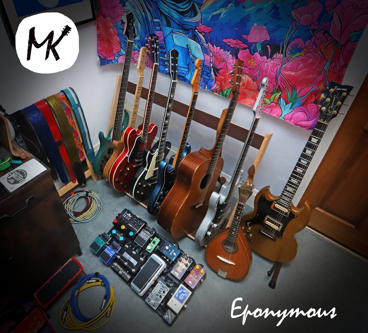 MattKik's tweet image. The front cover of my album shows all my guitars and pedals out, but when you flip the cover over, you see everything in the same place but in their cases.
Standing all the guitars on a rack that's not designed to hold them like this was truly terrifying.