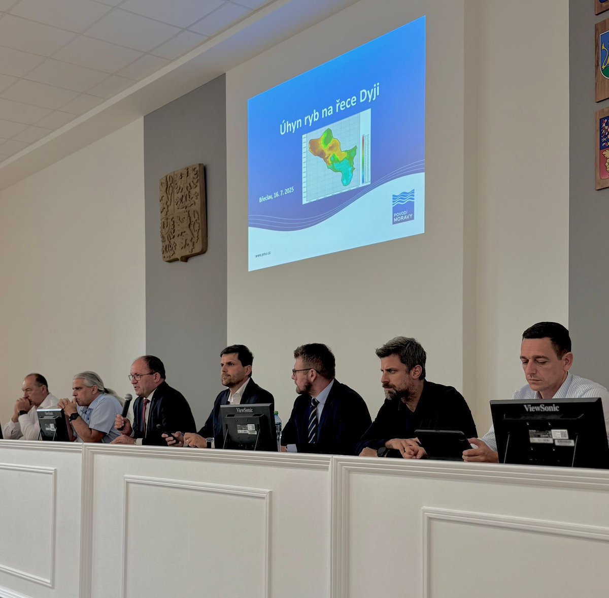 mzpcr's tweet image. Dnes jsme se v Břeclavi zúčastnili jednání svolaného Ministerstvem zemědělství k opakovanému úhynu ryb v řece Dyji. @mzpcr nabízí odbornou spolupráci – od měřicích technologií přes data a analýzy až po podporu revitalizačních opatření, která mohou zlepšit stav vody.