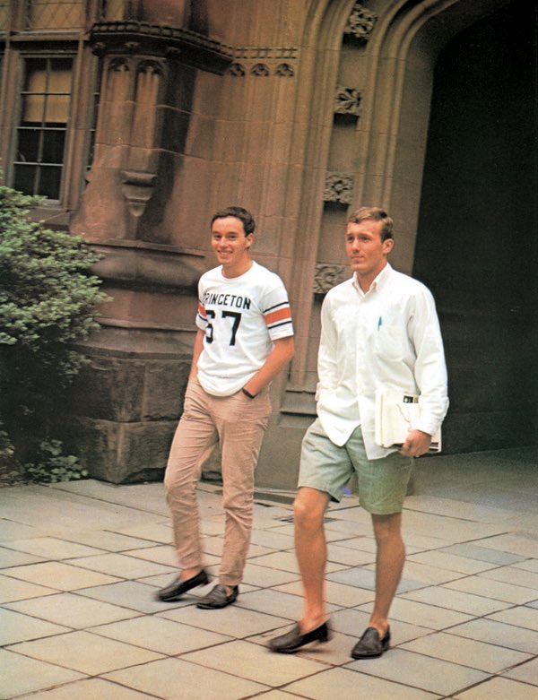 jakewoolf's tweet image. I don’t think any single outfit has influenced my summer style more than the one on the right in this photo from take ivy 
 
a loose oxford shirt, just above the knee green shorts, and loafers will never not look good (assuming you dial in the *right* version of each)