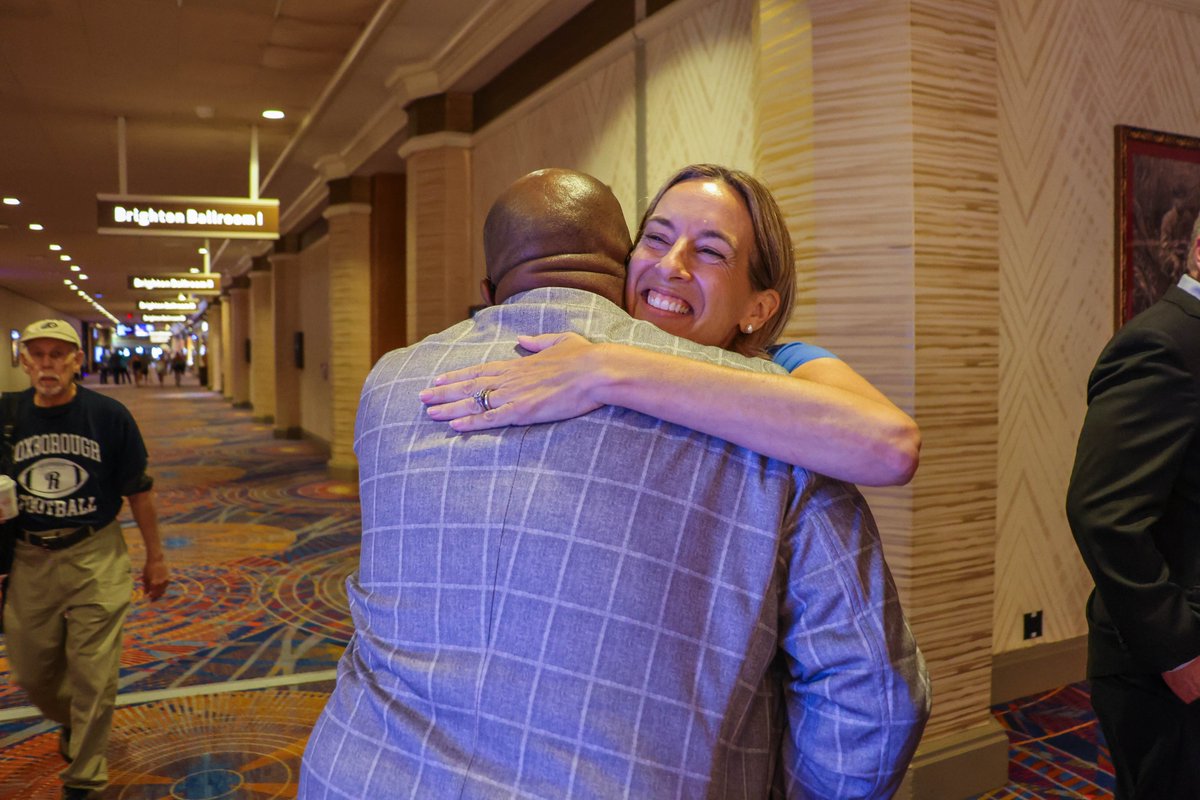 MikieSherrill's tweet image. It was an honor to join the NJ Building and Construction Trades Council in Atlantic City this morning.
From housing and transit to clean energy and manufacturing, I’ll invest in the workers who power our economy and make sure unions always have a seat at the table — unlike my…