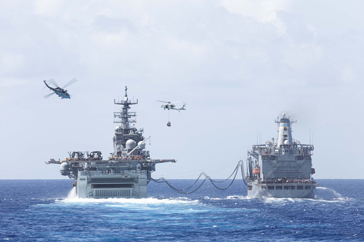 22nd_MEU's tweet image. 🪫➡️🔋
@USMC with #22ndMEUSOC and @USNavy sailors with @USSIwoJima, USNS Joshua Humphreys (T-AO 188) , and Helicopter Sea Combat Squadron 26, conduct a replenishment-at-sea as part of #COMPTUEX, while underway in the Atlantic Ocean.
📸 Cpl. Maurion Moore