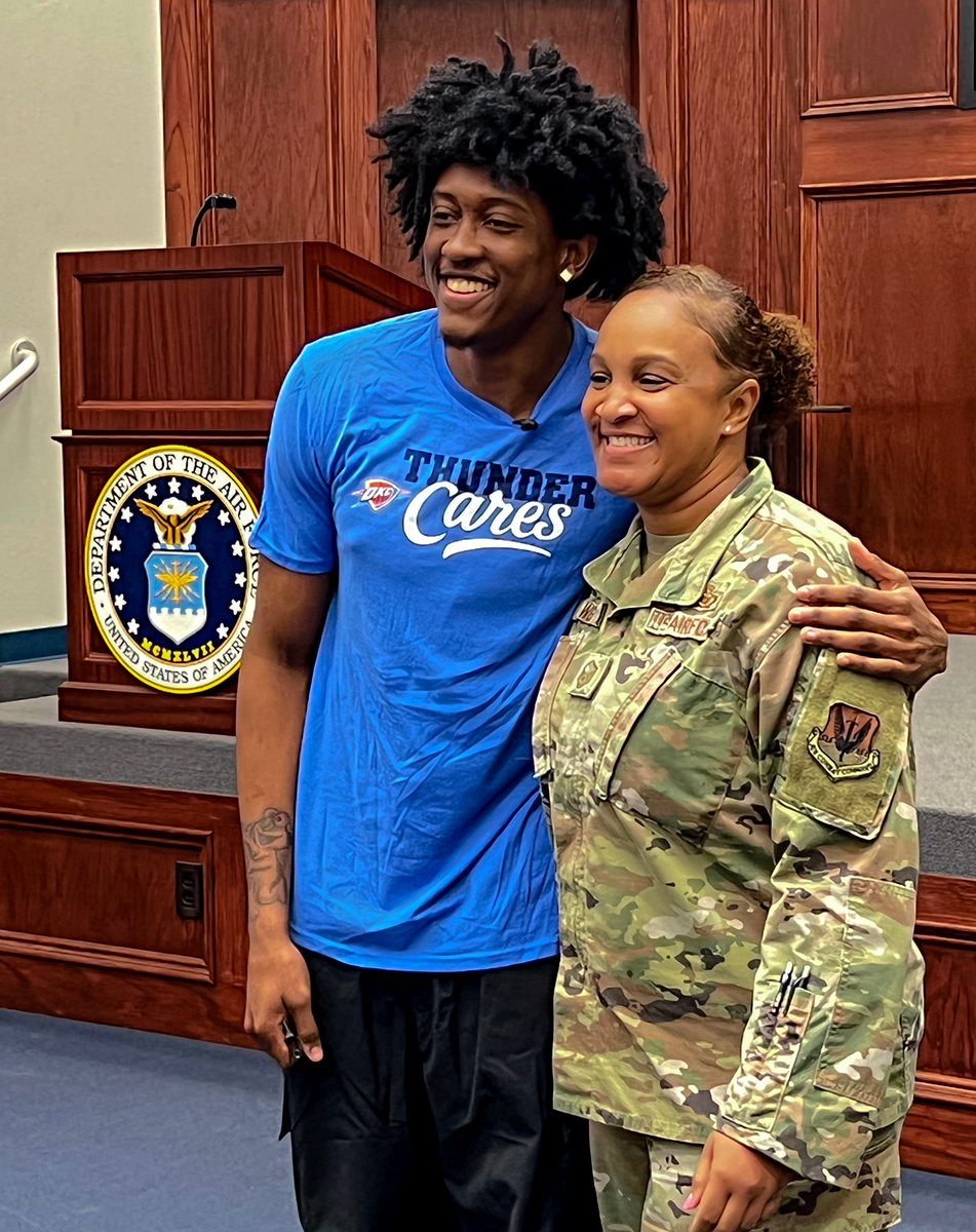 playoffokc_'s tweet image. Jalen Williams just RETIRED his parents
they worked for the air forces.