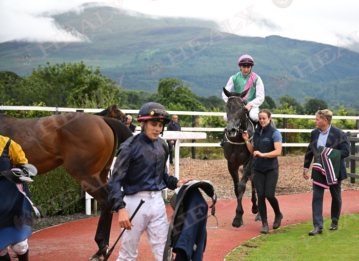 patcashhealy's tweet photo. Killarney 16-July-2025  @KillarneyRaces 
Red Letter (Frankel x Red Impression) and @ctkjockey win @IrishEBF_ Cairn Rouge Stakes for owners @JuddmonteFarms and trainer Ger Lyons with groom Ella Morris.
(c)https://t.co/voWGTccgic https://t.co/aOgsREuYM5