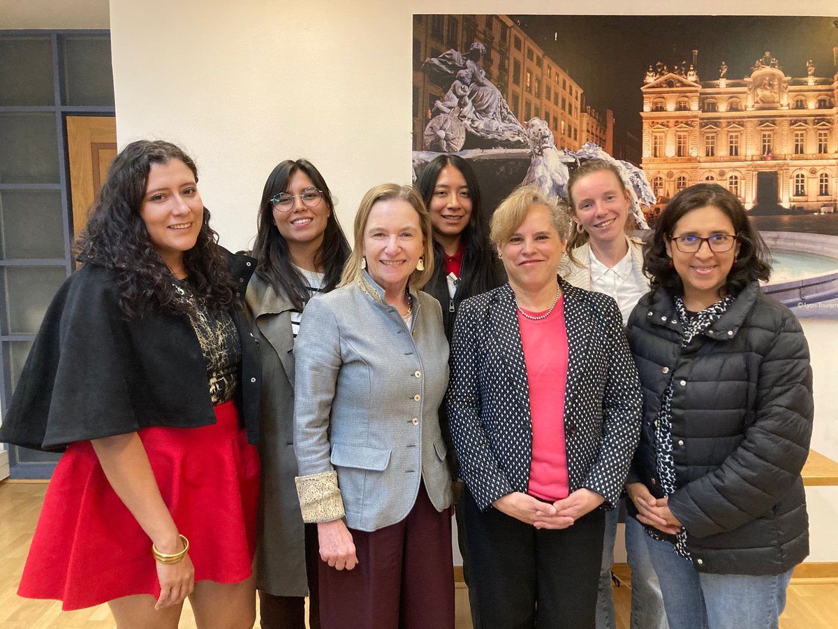 Agradecemos a la Emb <a href="/DBorione/">Delphine Borione</a> <a href="/FranciaenMexico/">Embajada de Francia en México 🇲🇽</a> por recibir a integrantes de la #RedMxPEF para conversar sobre la IV Conferencia sobre Políticas Exteriores Feministas, que se celebrará próximamente en 🇫🇷 y que brindará la oportunidad de avanzar en la agenda feminista global 💜💪🏼