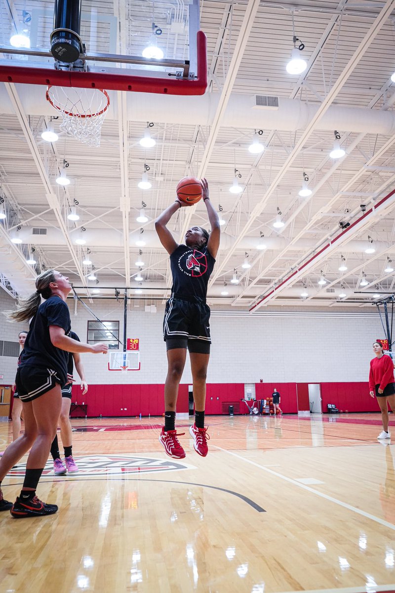 BallStateWBB's tweet image. on the clock.