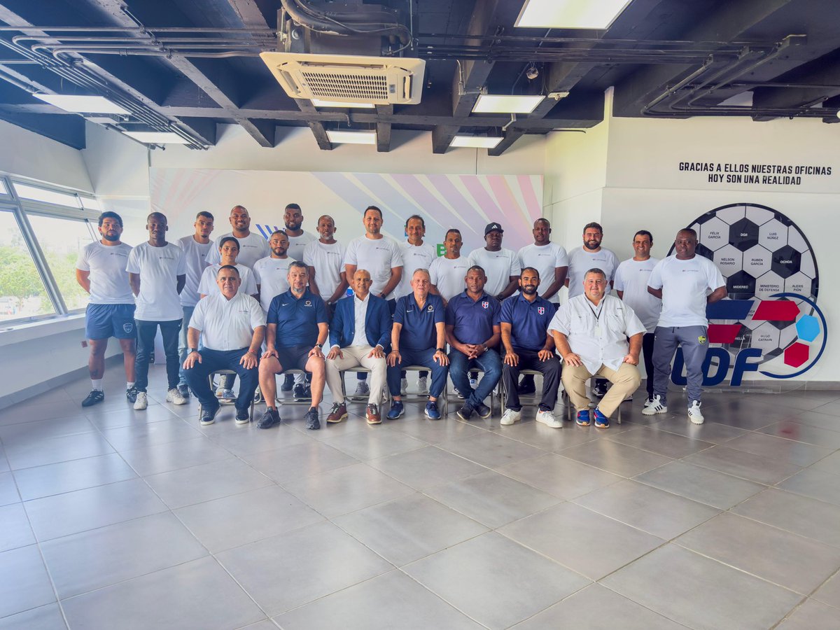 Fedofutbol y LDF inician taller de actualización para entrenadores

Conoce más aquí: ligadominicanadefutbol.com/2025/07/16/fed…