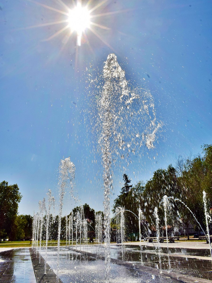 THE HEAT IS ON… heading up toward 100° in #Portland today, so please make sure you find a place to stay cool.  Check on the friends and neighbors and keep the pets inside!  Sending cool vibes and stay safe out there!