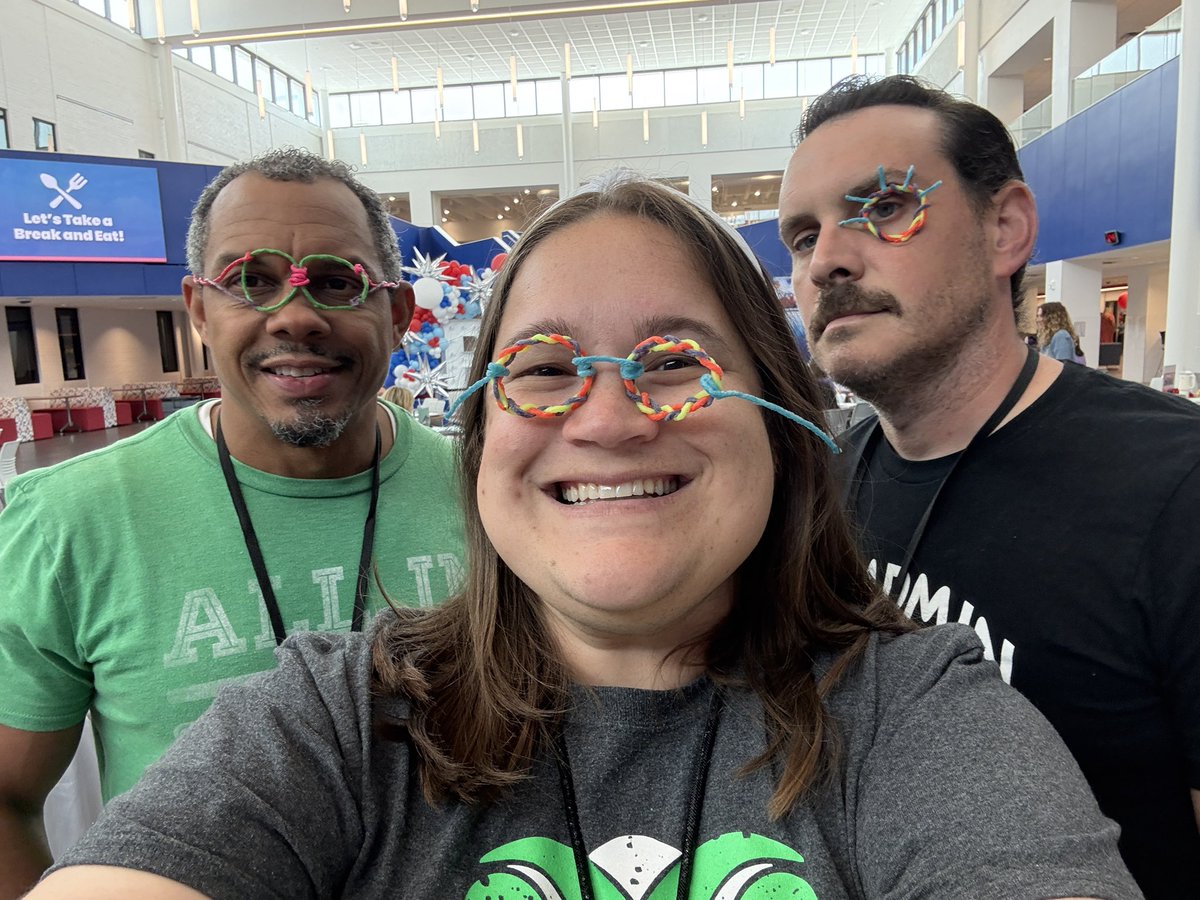 AmieeHimler's tweet photo. Our RISD Connects Conference continues and is bringing lots of smiles and laughter as we reflect on where we’ve been and dream big about where we’re going! I’m so excited about how I’m going to grow this year? 💚 #RISDDreamBig #RISDaspire https://t.co/IBMD3azdYv