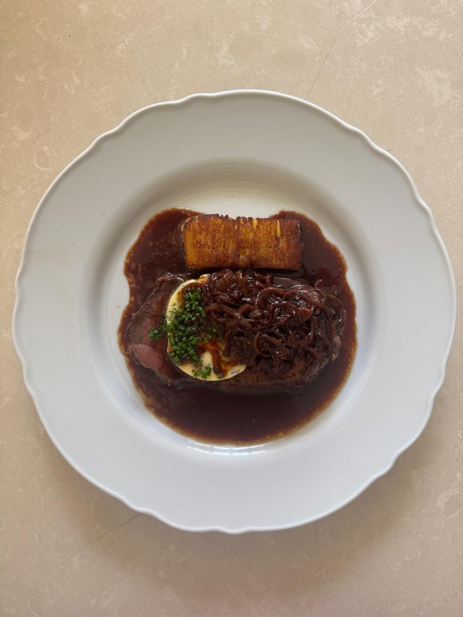 Sirloin marinated in treacle and ale, paired with buttery pomme Anna and a rich Bordelaise sauce.

#TreacleAleSirloin #PommeAnna #BordelaiseSauce #ElevatedComfort
 #RichFlavors #GourmetDining #FoodieFavorites #CulinaryDelight #SundayRoastRedefined #LuxuryDining