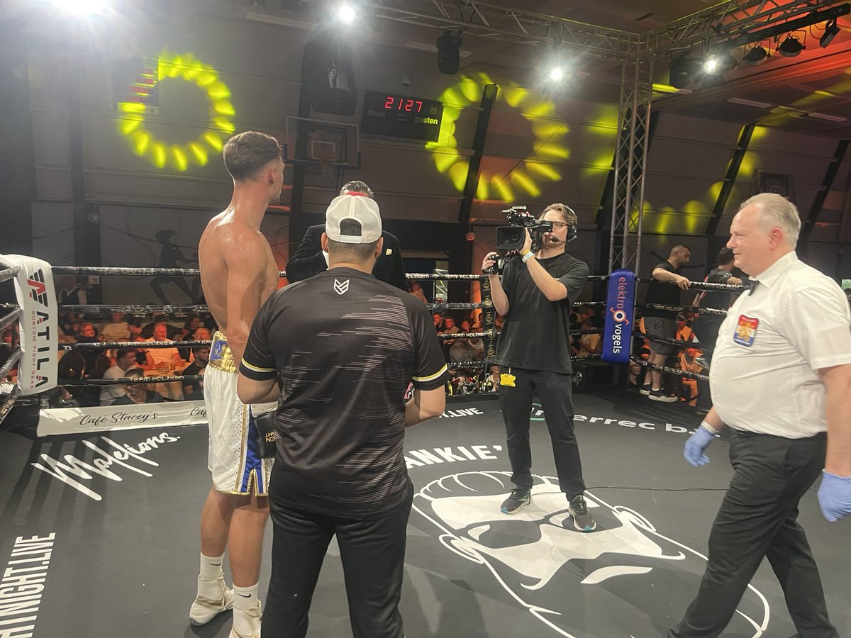 I might be fighting in Sheffield in September. Would anybody be up for coming? Push me to 3-0 #mot 🥊