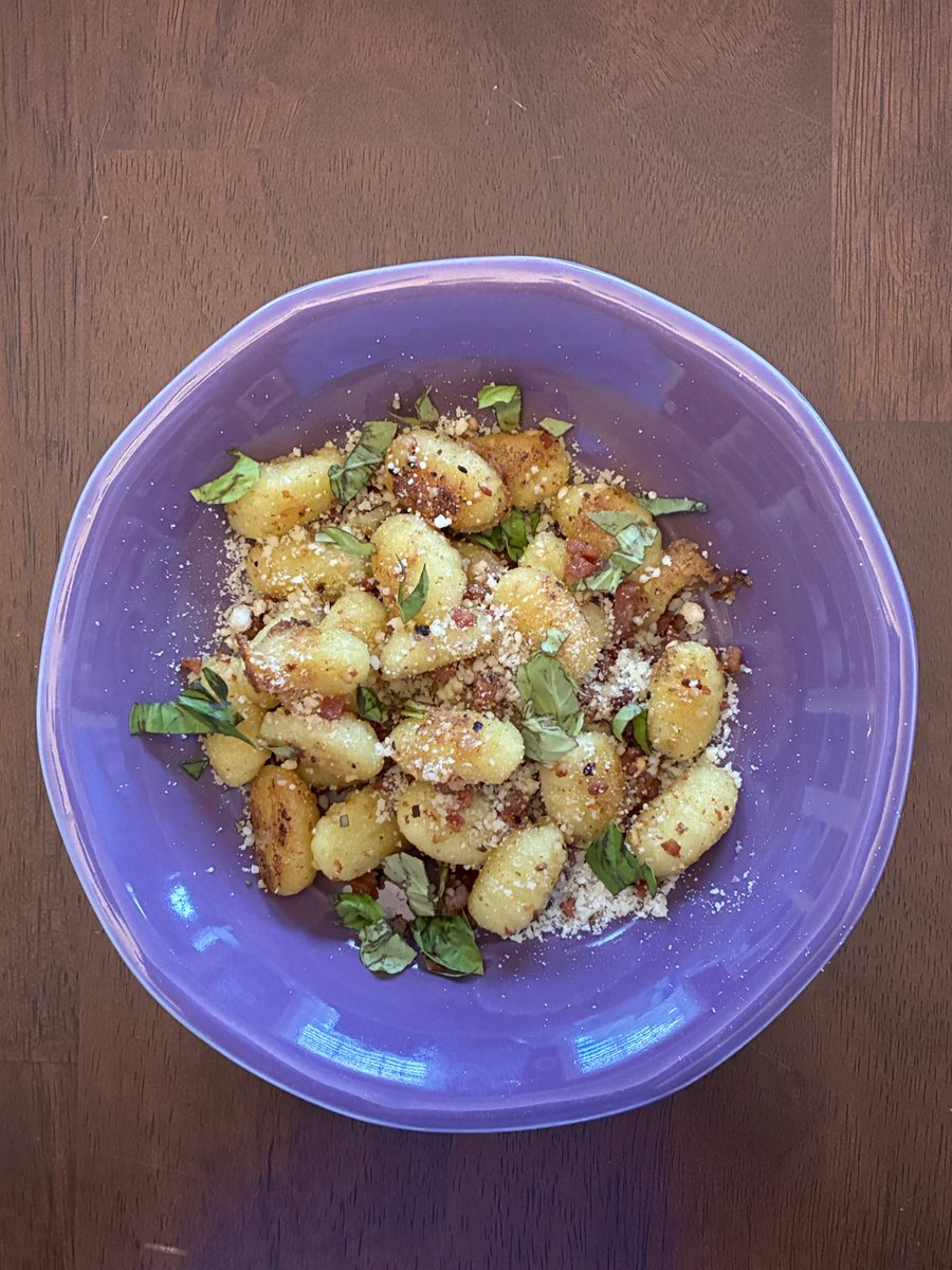AtlantisCooking's tweet image. Crispy Cheesy Gnocchi!
Inspired by ⁦@WhatsGabyCookin⁩