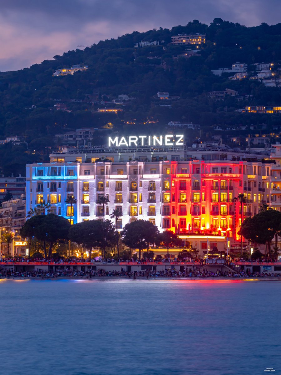 𝕤𝕝𝕡𝕔𝕒𝕟𝕟𝕖𝕤 (@slpcannes) on Twitter photo Le <a href="/martinezhotel/">Hôtel Martinez</a> aux couleurs de la France pour le 14 juillet
Belle soirée
#CannesFrance #Cannes #CotedAzurFrance
<a href="/Cannes_France/">Cannes, France</a> <a href="/villecannes/">Cannes</a> <a href="/VisitCotedazur/">Côte d'Azur France</a> Le <a href="/martinezhotel/">Hôtel Martinez</a> aux couleurs de la France pour le 14 juillet
Belle soirée
#CannesFrance #Cannes #CotedAzurFrance
<a href="/Cannes_France/">Cannes, France</a> <a href="/villecannes/">Cannes</a> <a href="/VisitCotedazur/">Côte d'Azur France</a>