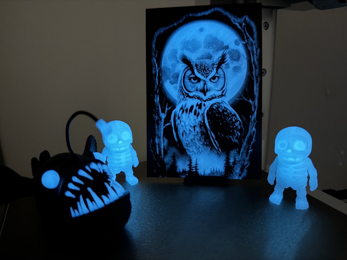 extrakaese's tweet image. Neue Sachen aus dem 3D-Drucker!
Ich habe Holz-Filament & das blaue Glow in the Dark von @jayo_filament ausprobiert.
#Werbung
Groot & die Skelette finde ich besonders cool.
Was sagt ihr dazu?