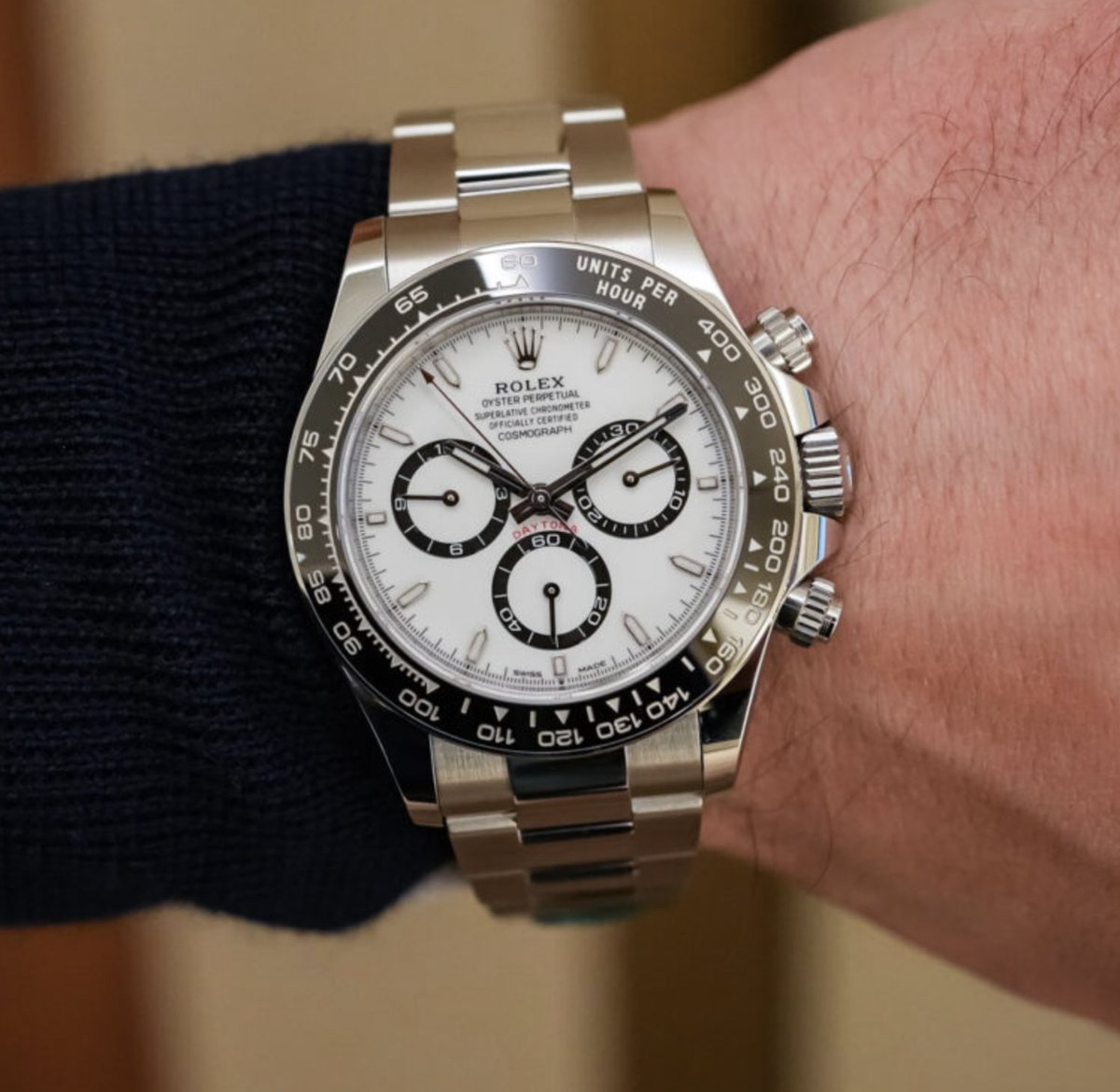 jasonfried's tweet image. Speaking of complexity creeping in over time...
Here are two Rolex Daytonas, 62 years apart.
On the left, the very first Daytona from 1963 (reference 6239).
On the right, the current Dayona from 2025 (reference 126500LN).
Then: Two lines of text.
Now: Six lines of text.…
