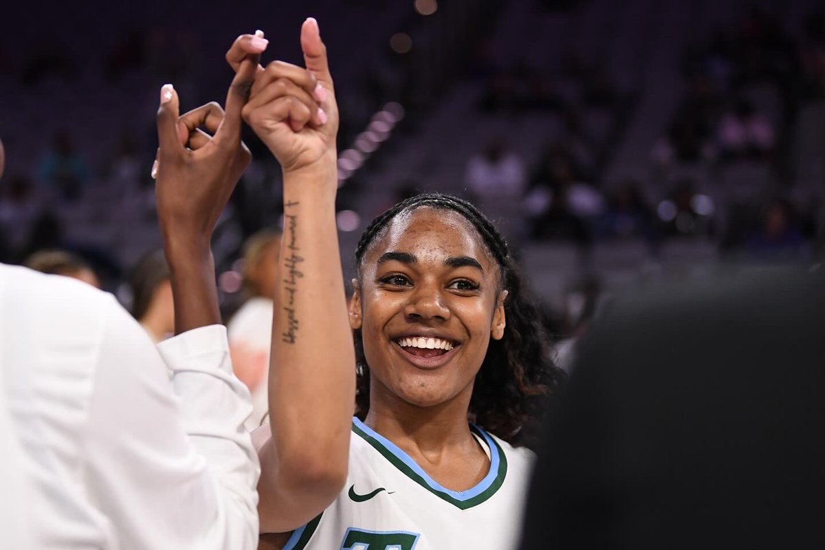 GreenWaveWBB's tweet image. 𝐇𝐲𝐩𝐞 𝐖𝐞𝐝𝐧𝐞𝐬𝐝𝐚𝐲 👏
Back with a midweek pump up 👊
#RollWave🌊