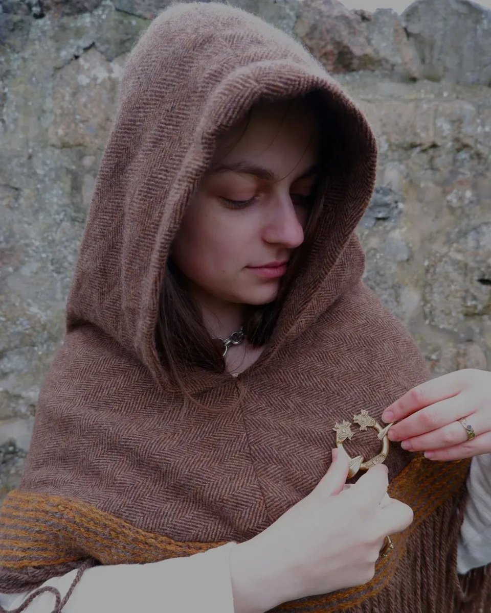 caledonianforge's tweet image. Dozens of unique styles of Pictish brooches exist however there is one style that seems to be repeated multiple times. I'm calling this the "Perth Brooch" because it was inspired by a fragment from Perth museum however identical examples have been found at Galway and Birsay.